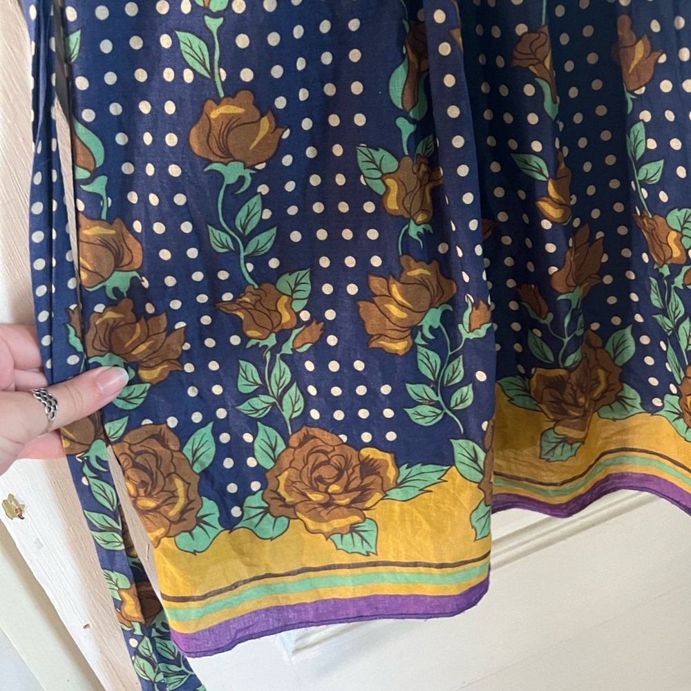Navy polka dot dress with floral accents - Picture 5 of 6